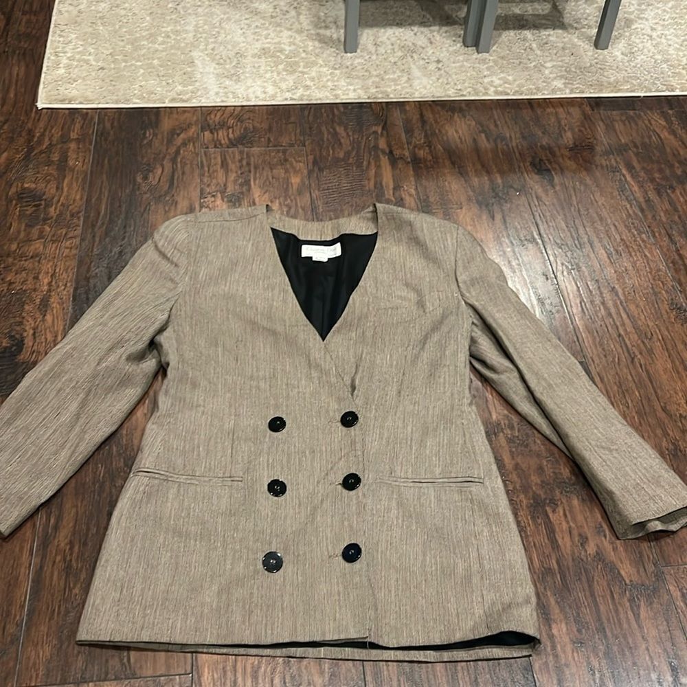 CHRISTIAN DIOR SEPARATES
Blazer
Size: L | US 10 made in USA in GUC shoulder pads